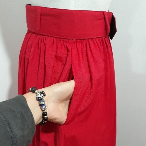 Vintage Intriguing threads red long skirt size Medium - Picture 4 of 8